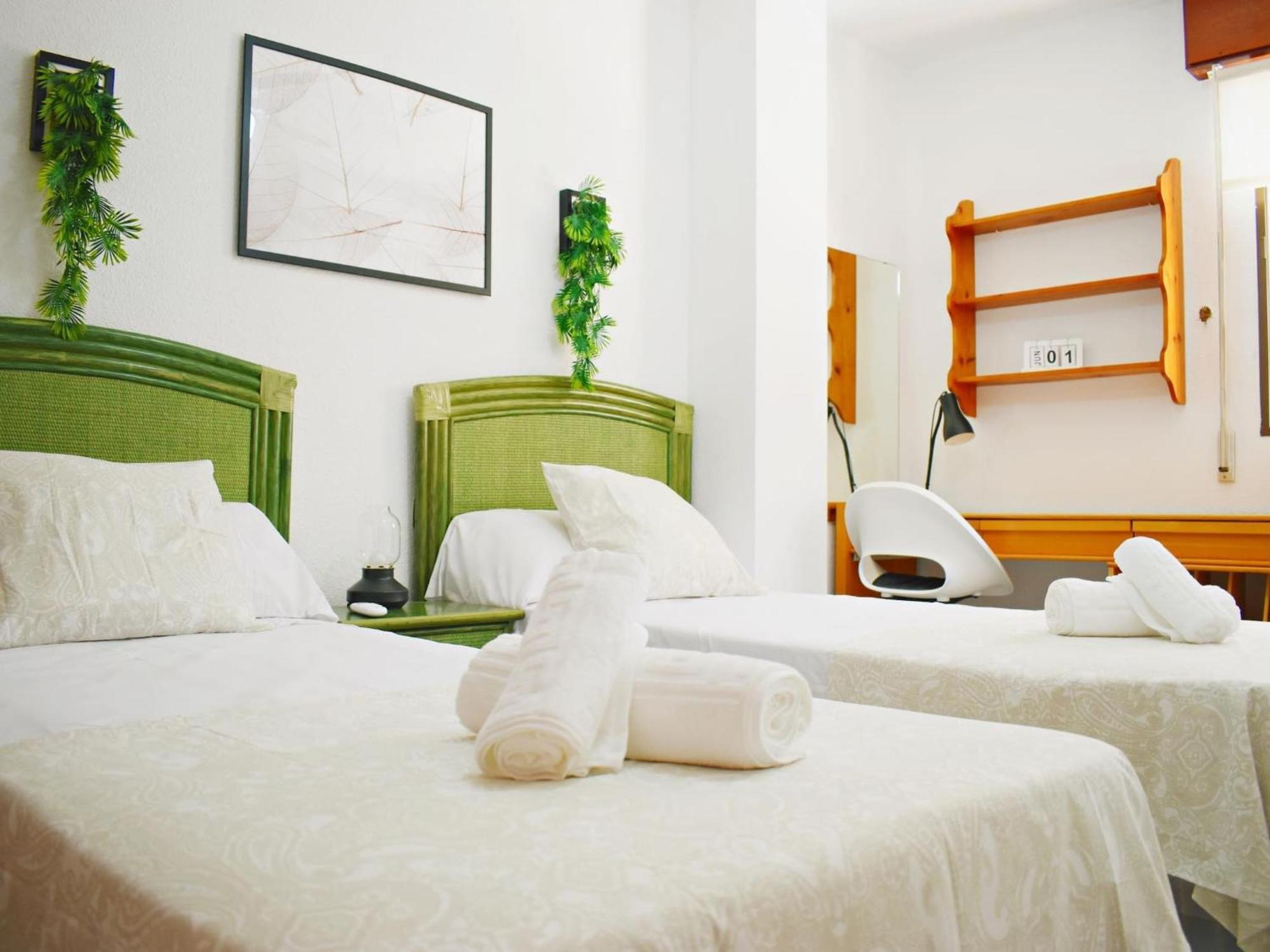 Amplio Y Luminoso Apartamento Cerca Del Centro Y La Playa Con Piscina Y Parking Privado Malaga Luaran gambar